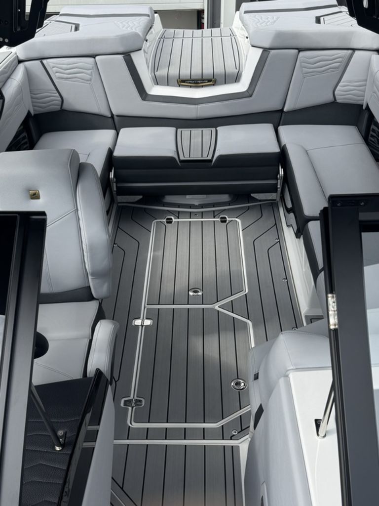 2025 Nautique Super Air Nautique G23
