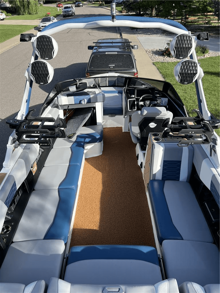 2022 Malibu 25 LSV – LT4 – Supercharged Engine! Icon