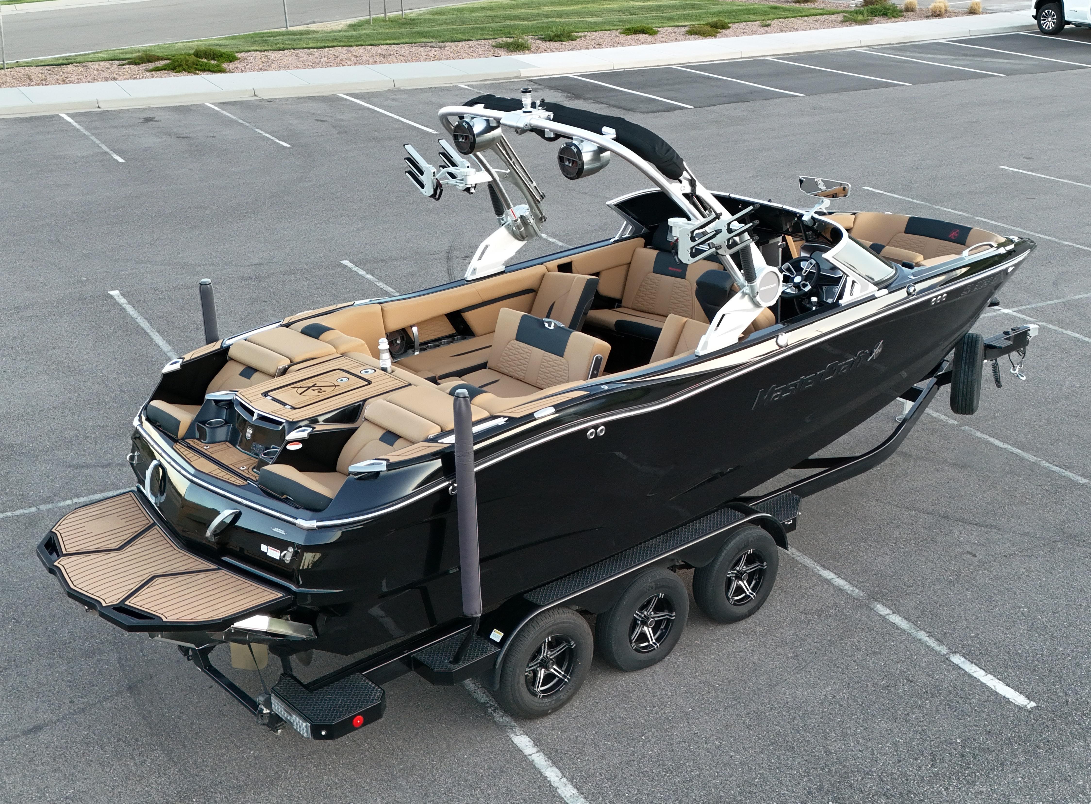 2021 MasterCraft X24