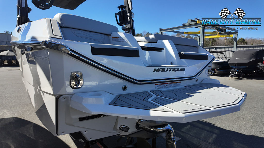 2025 Nautique G21