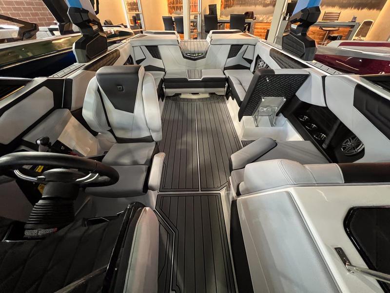 New 2023 Nautique S23