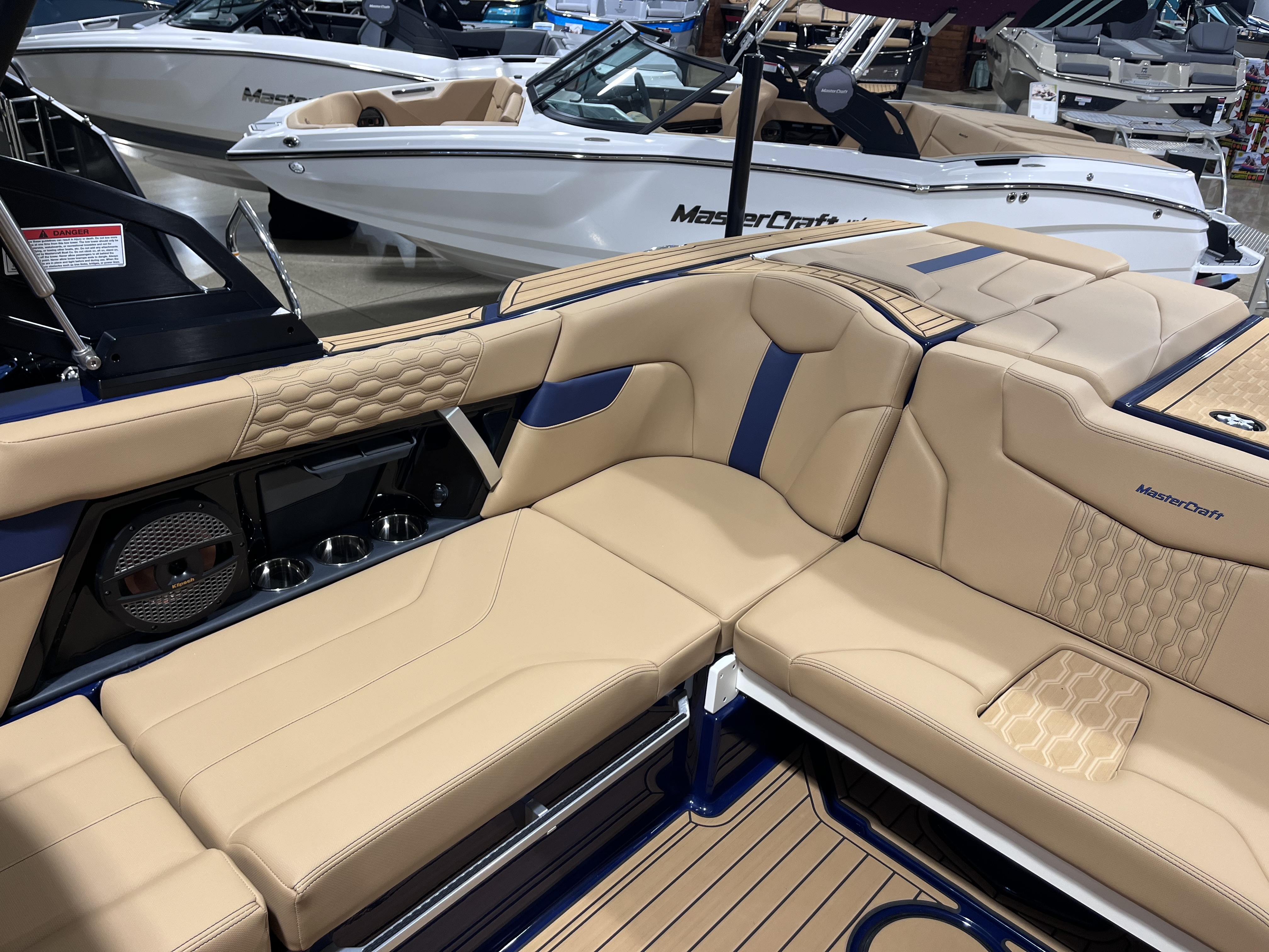 2025 MasterCraft XT22T