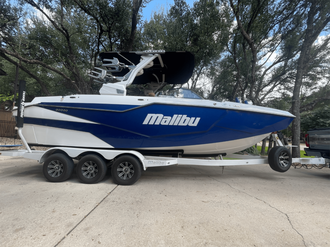 2024 Malibu M242