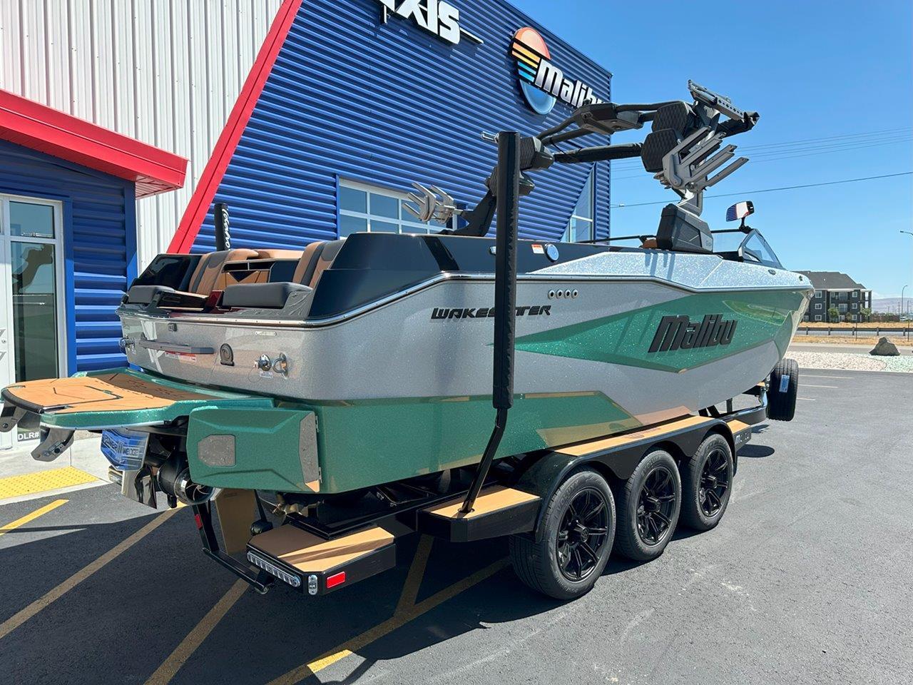 boat.Title