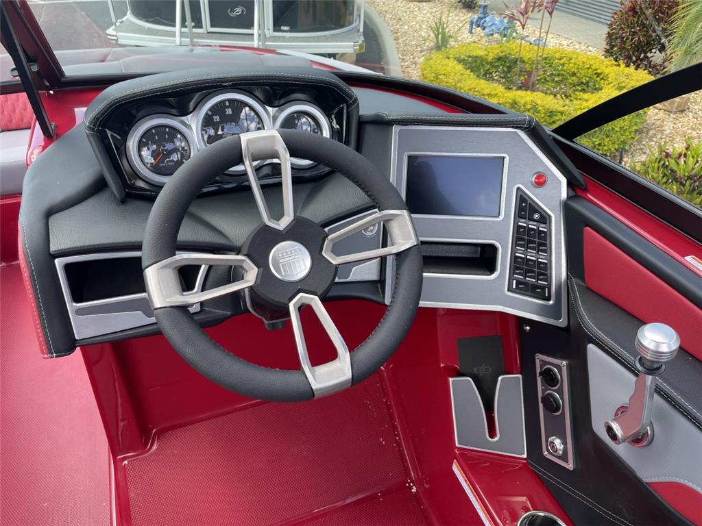 2023 MasterCraft XT20