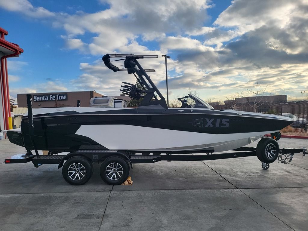 boat.Title