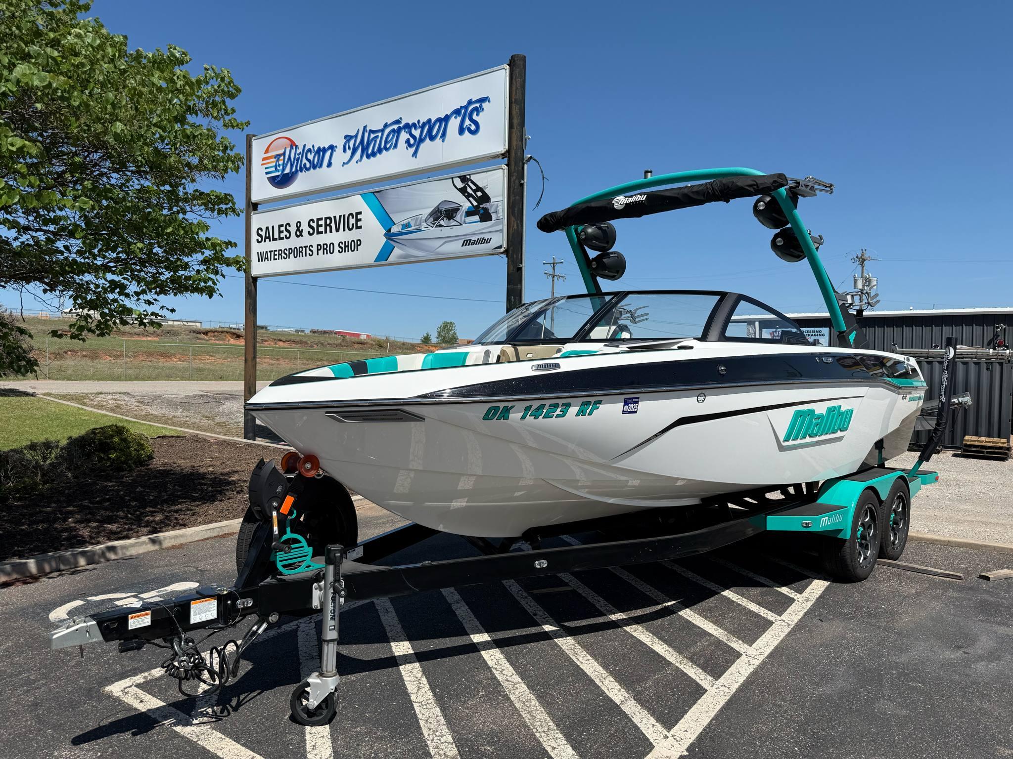 LIKE NEW 2023 Malibu 23LSV Icon