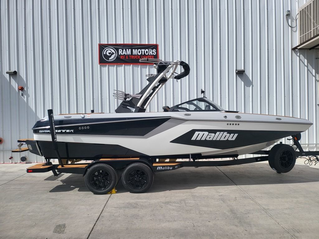 2024 Malibu Boats 23 MXZ