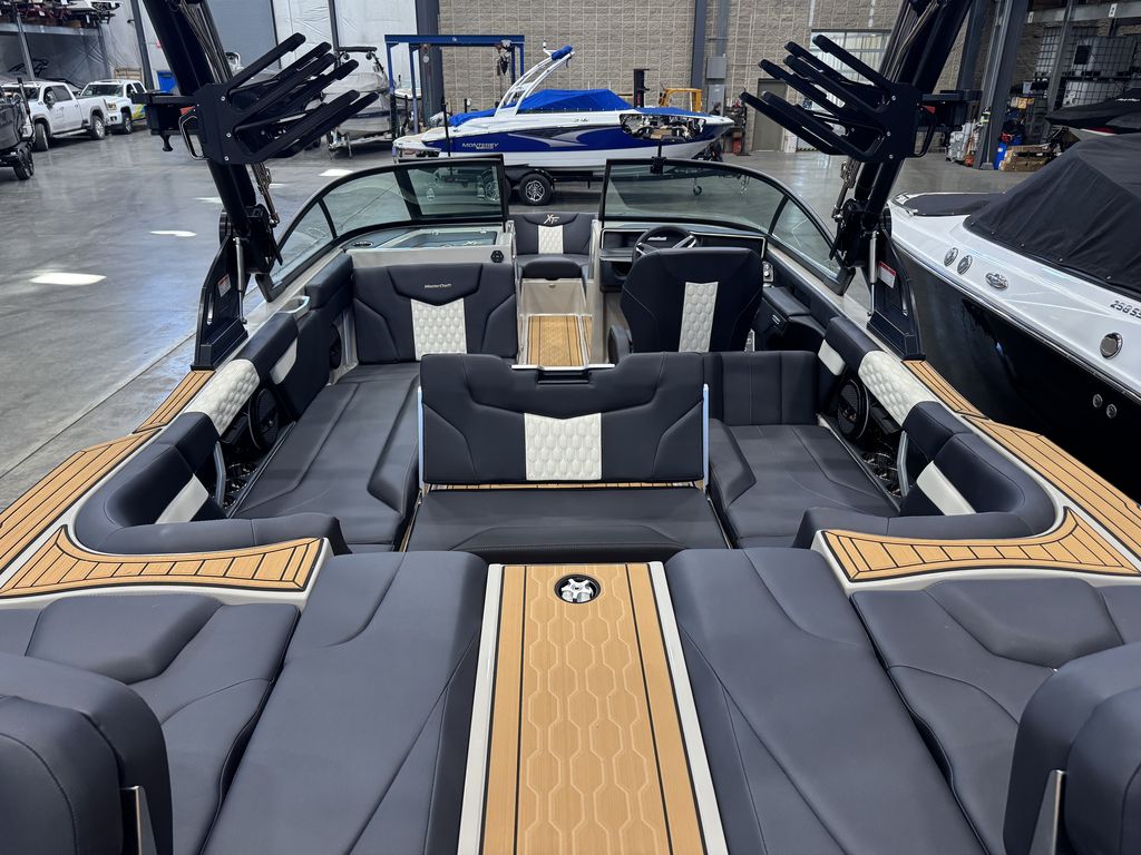 2025 MasterCraft XT23