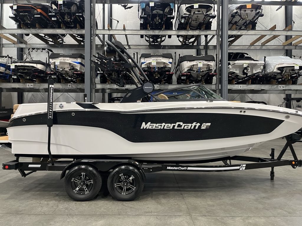 2025 MasterCraft XT22