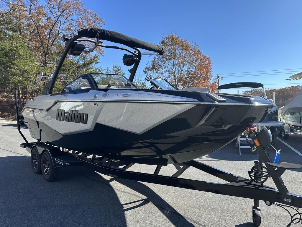 2025 Malibu Boats M230