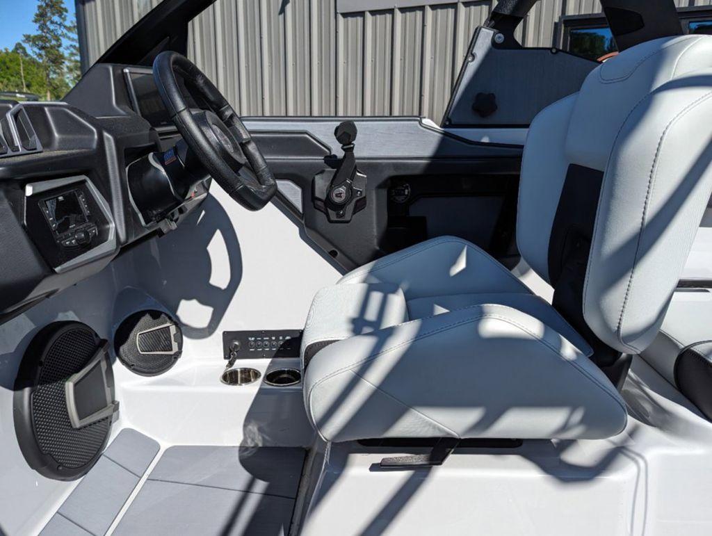 2024 Axis Wake Research A225