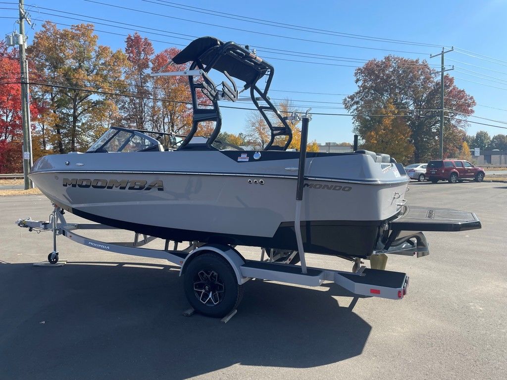 2025 MOOMBA Mondo