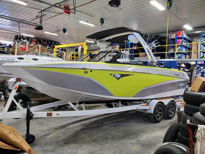 boat.Title