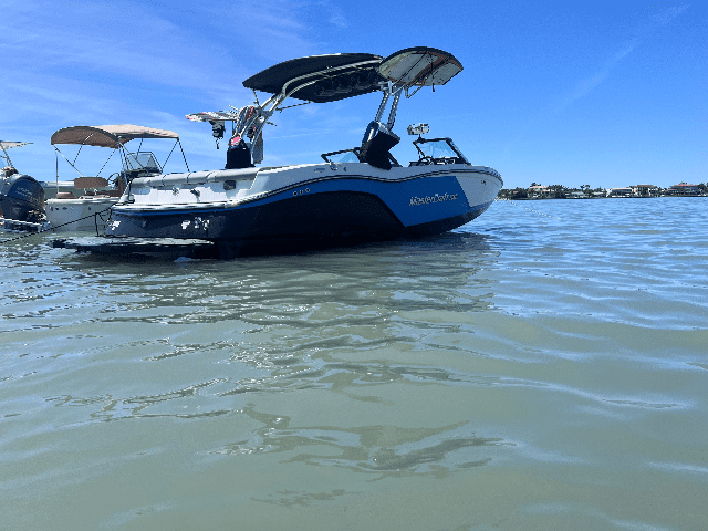 2017 MasterCraft NXT 22 Saltwater Series