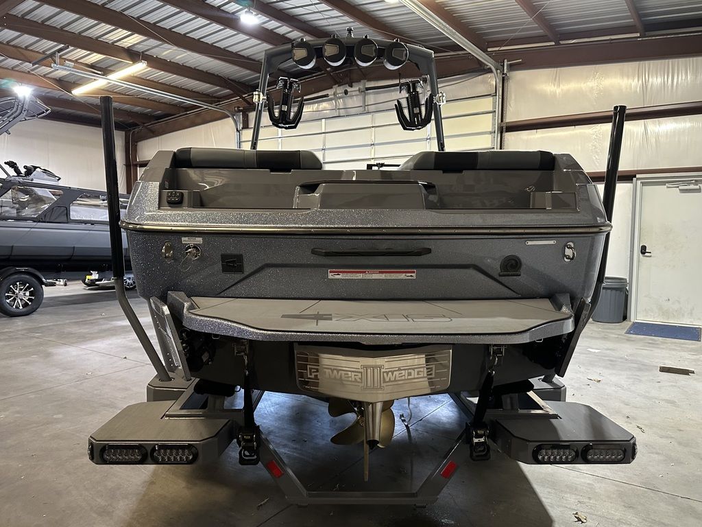 2025 Axis Wake Research A245