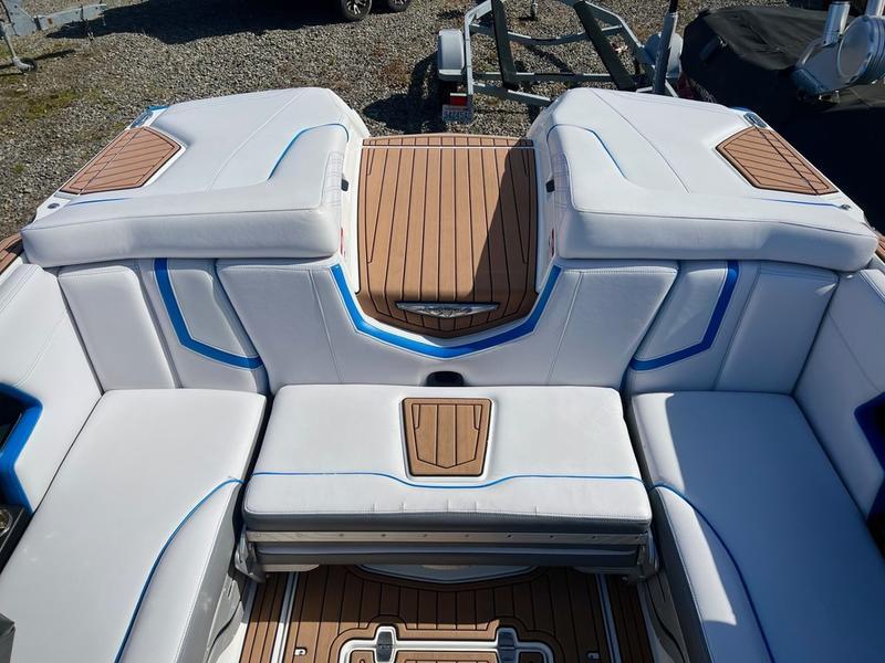 2017 Nautique G23