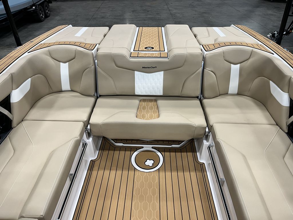 2024 MasterCraft XT22