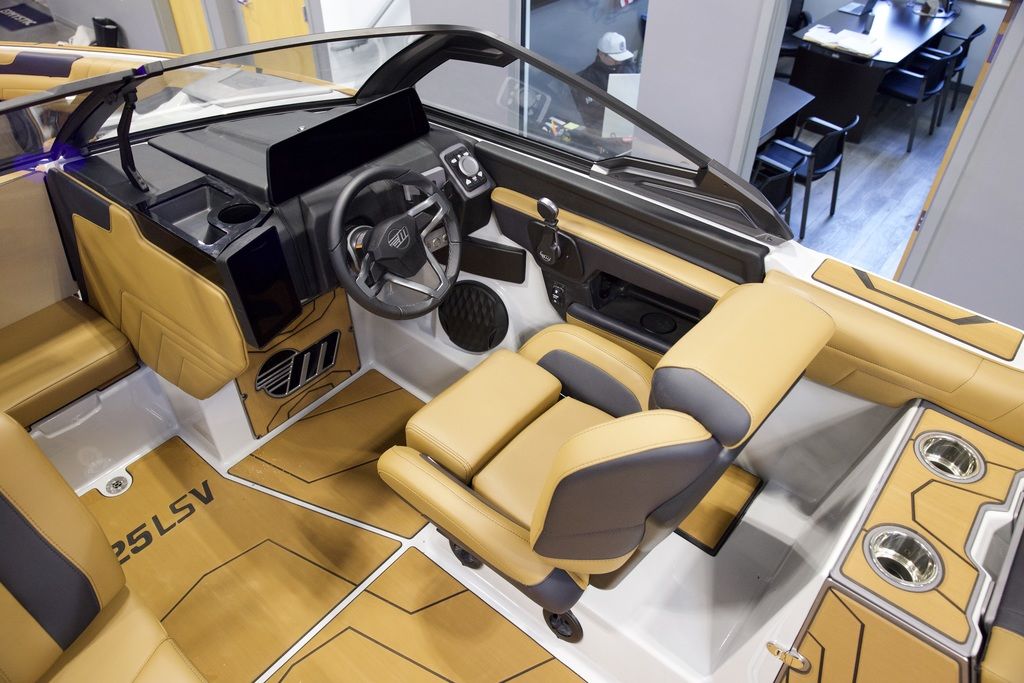 2025 Malibu Boats 25 LSV