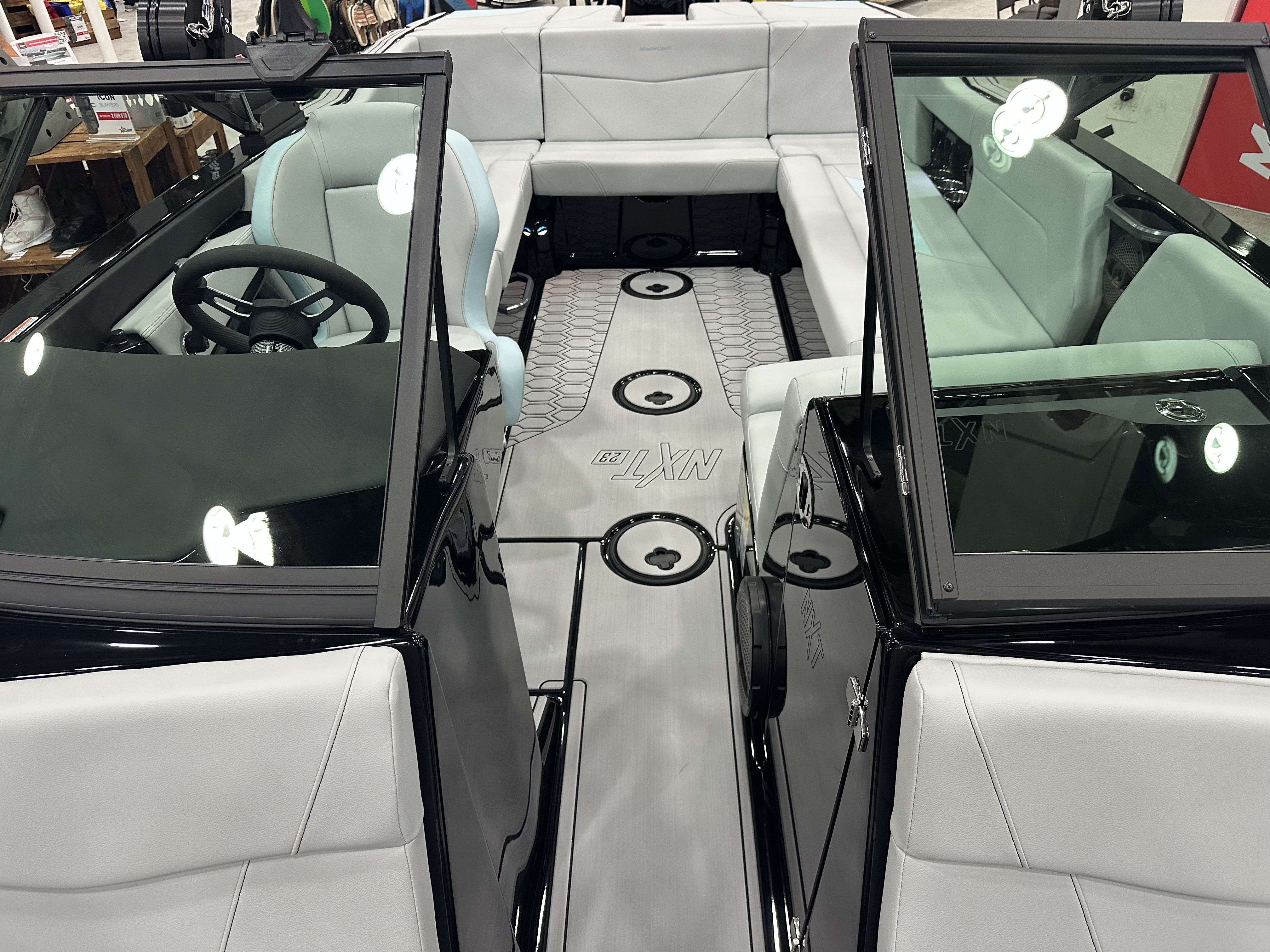 2025 MasterCraft NXT23