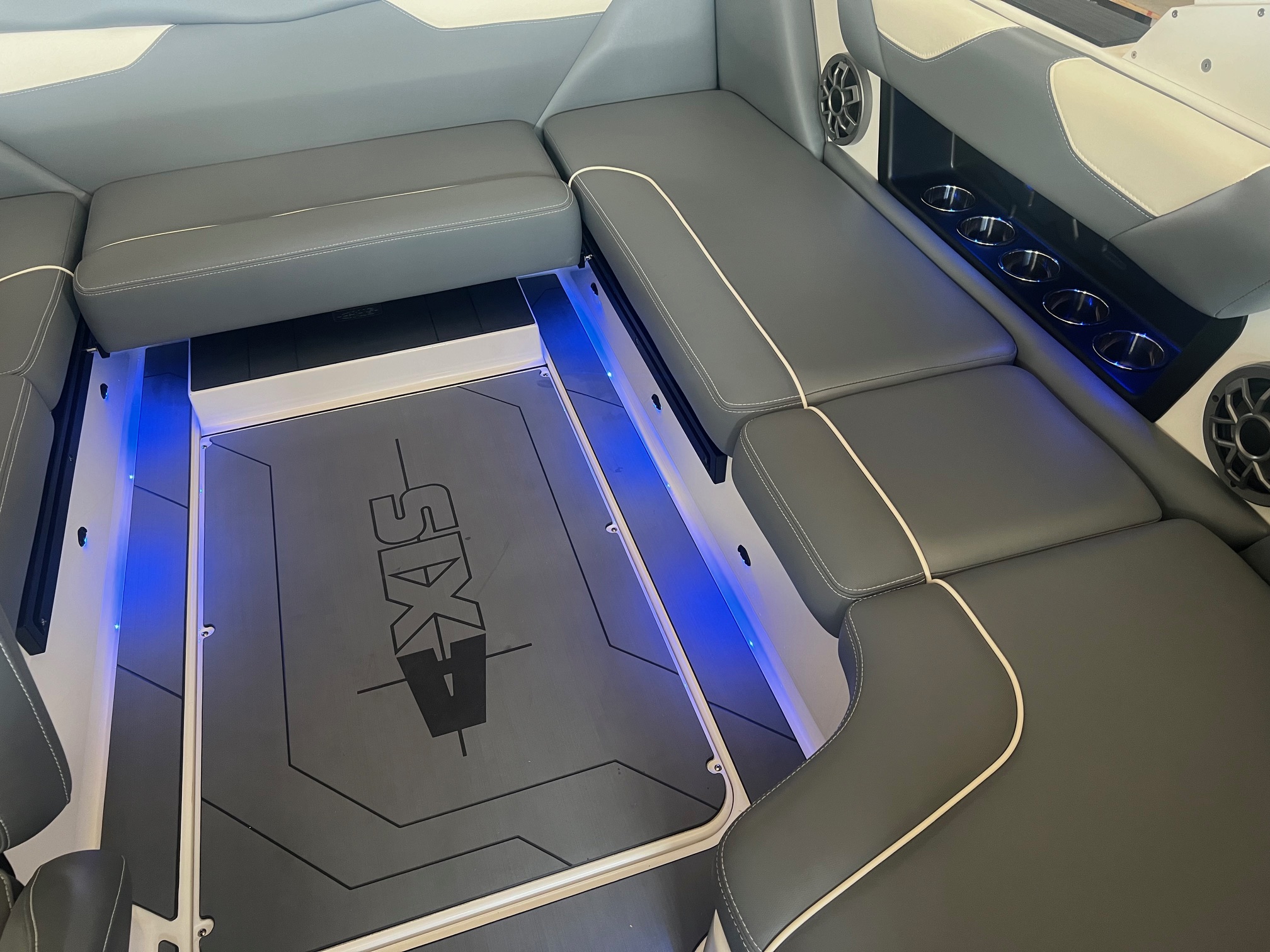 2021 AXIS A22 