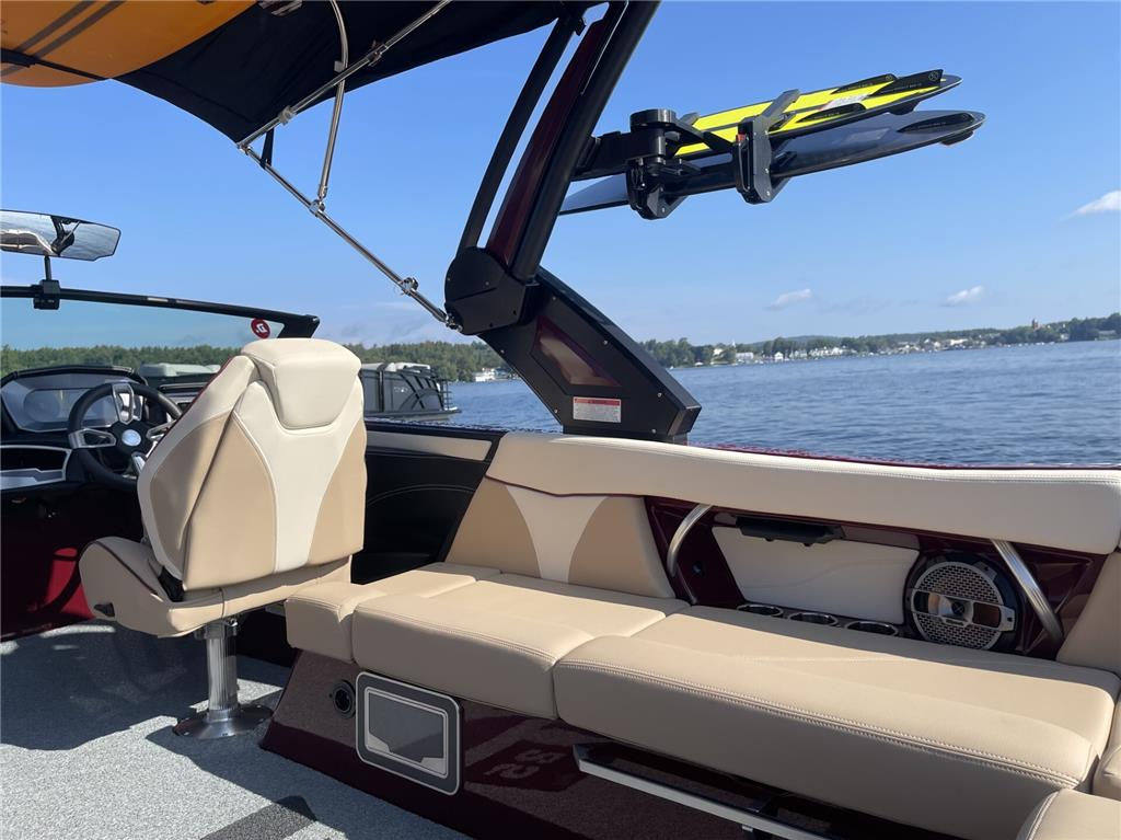 boat.Title