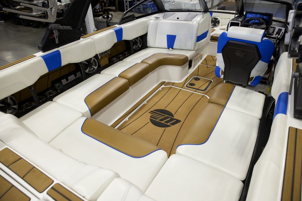 2021 Malibu Boats 23 LSV