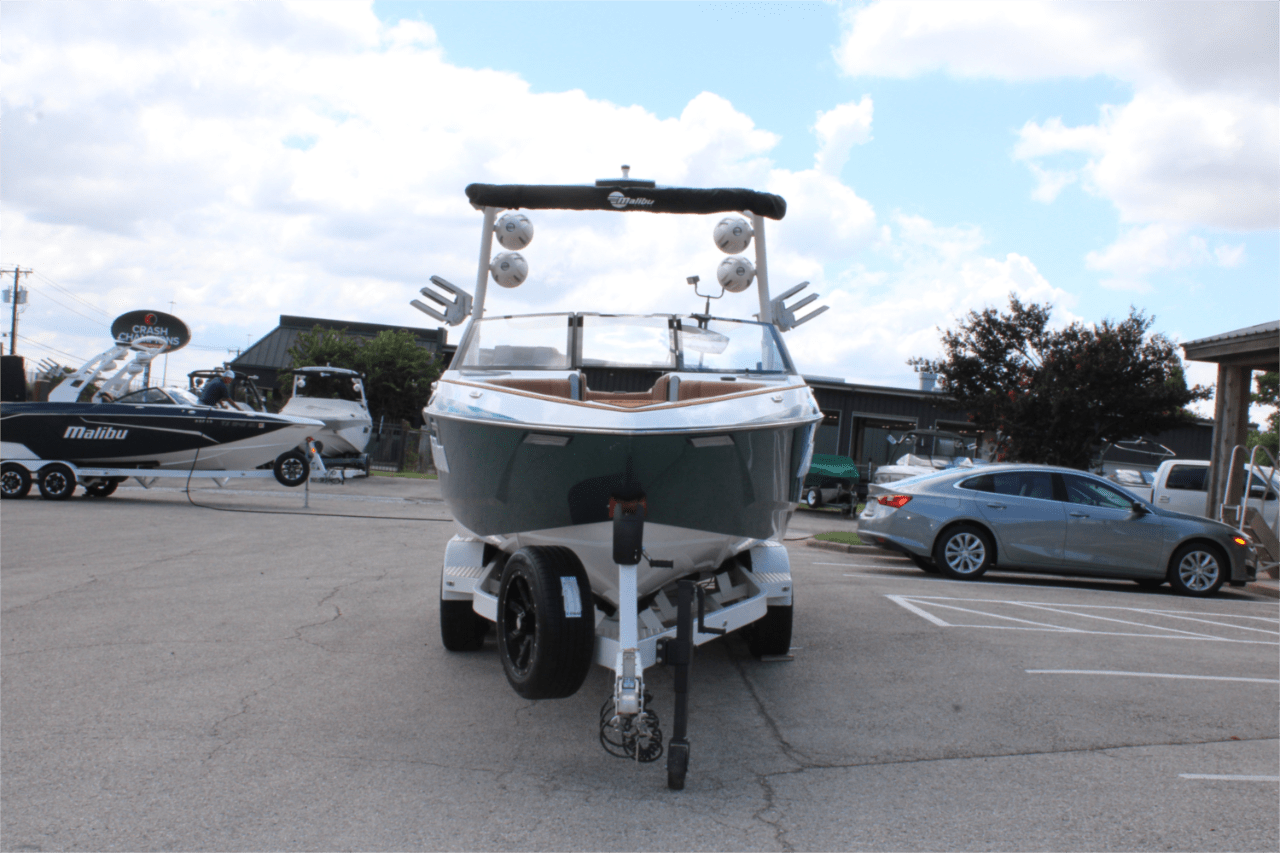 2024 Malibu 25 LSV