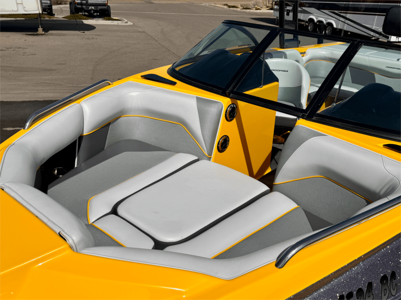 2015 Moomba Mondo SURF EDITION – Very Clean – Low Hours