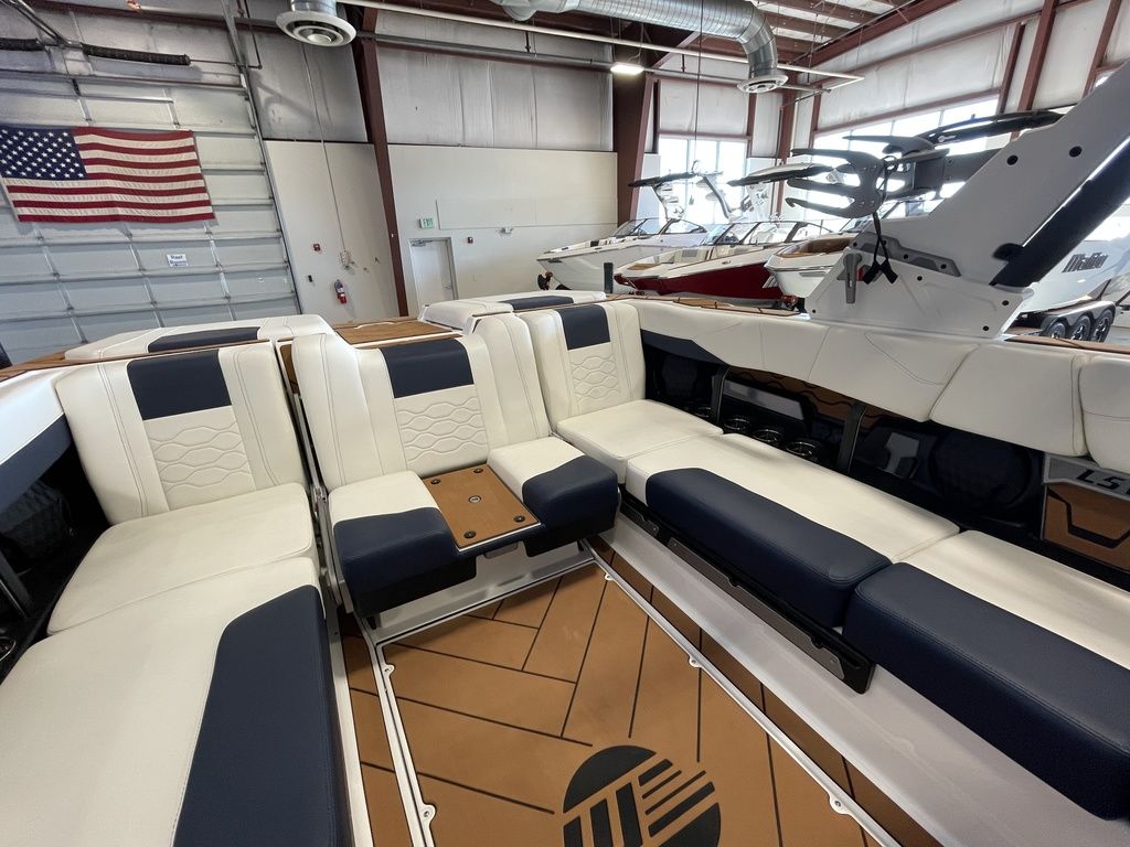 2025 Malibu Boats 23 LSV