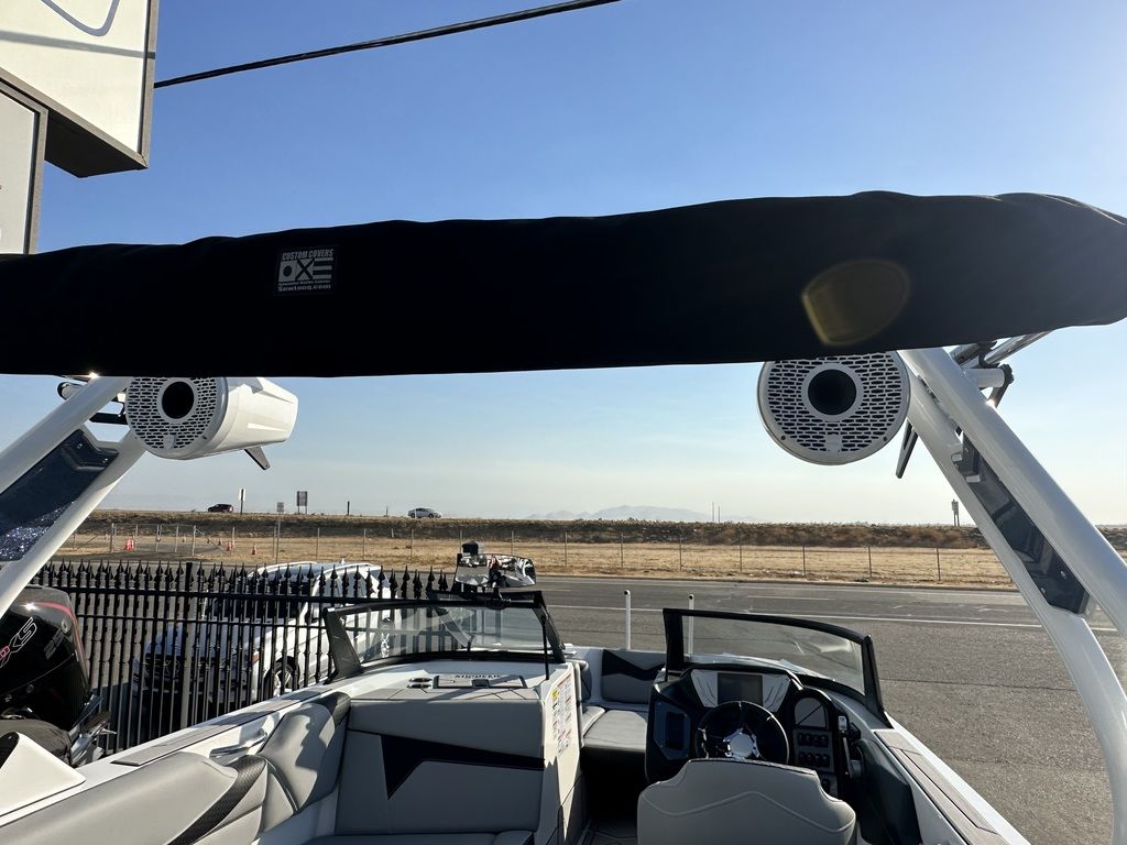 2024 supreme boats S240