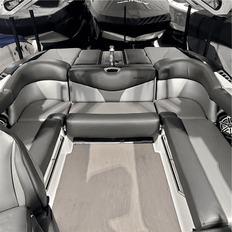 2017 MasterCraft XT20