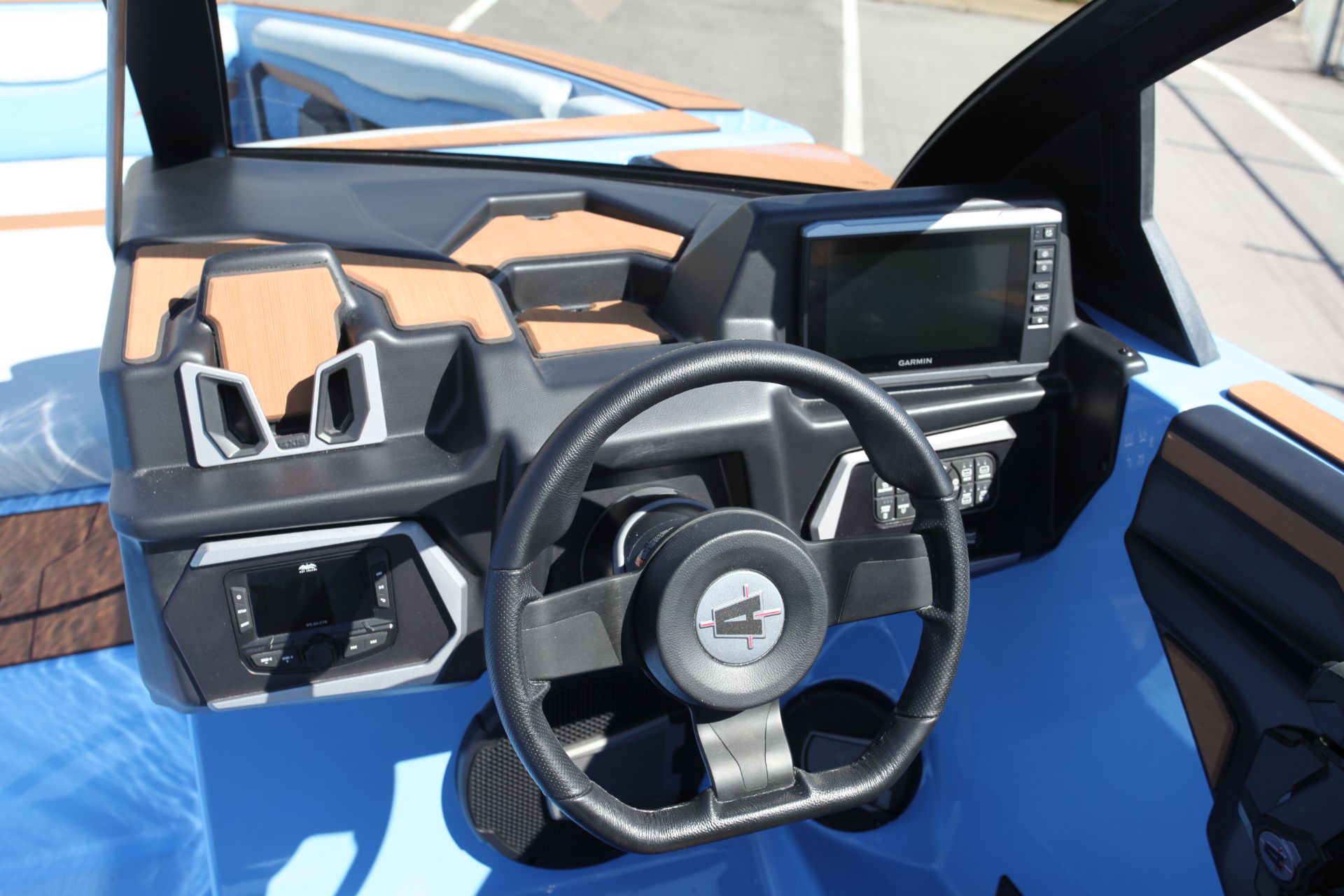  Axis T220
