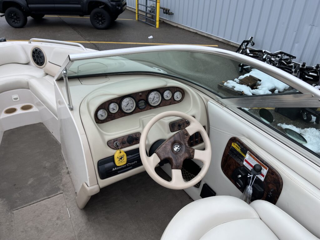 1998 MasterCraft MariStar 200
