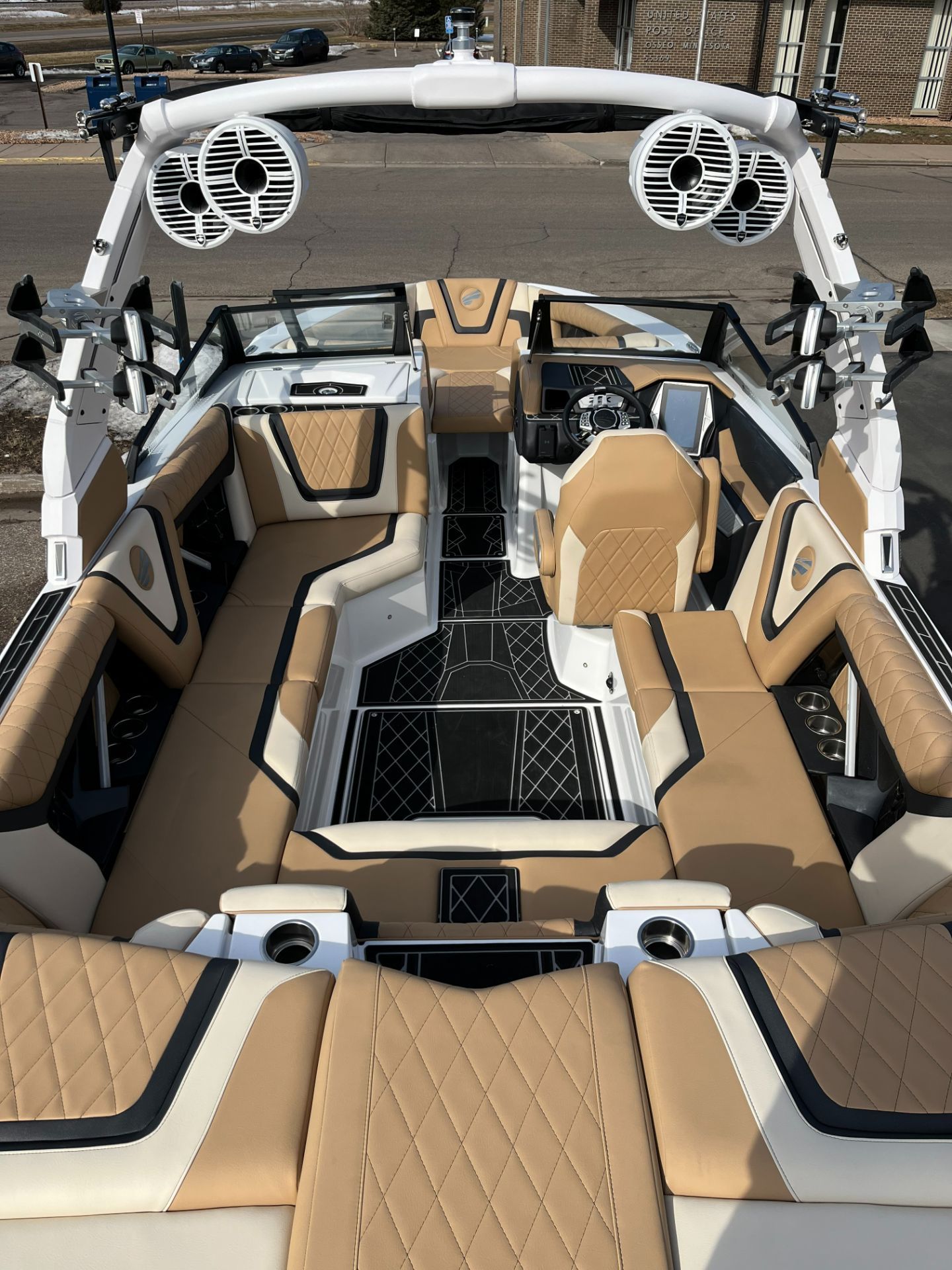 2022 Tige 23ZX. MINT Condition. USA DELIVERY AVAILABLE!