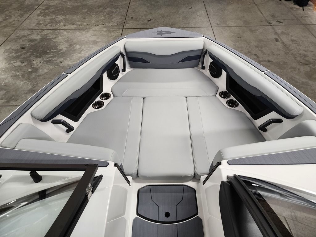 2025 Axis Wake Research T235