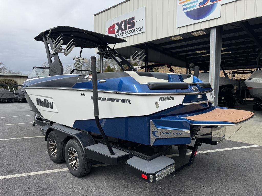 2018 Malibu Boats 23 LSV