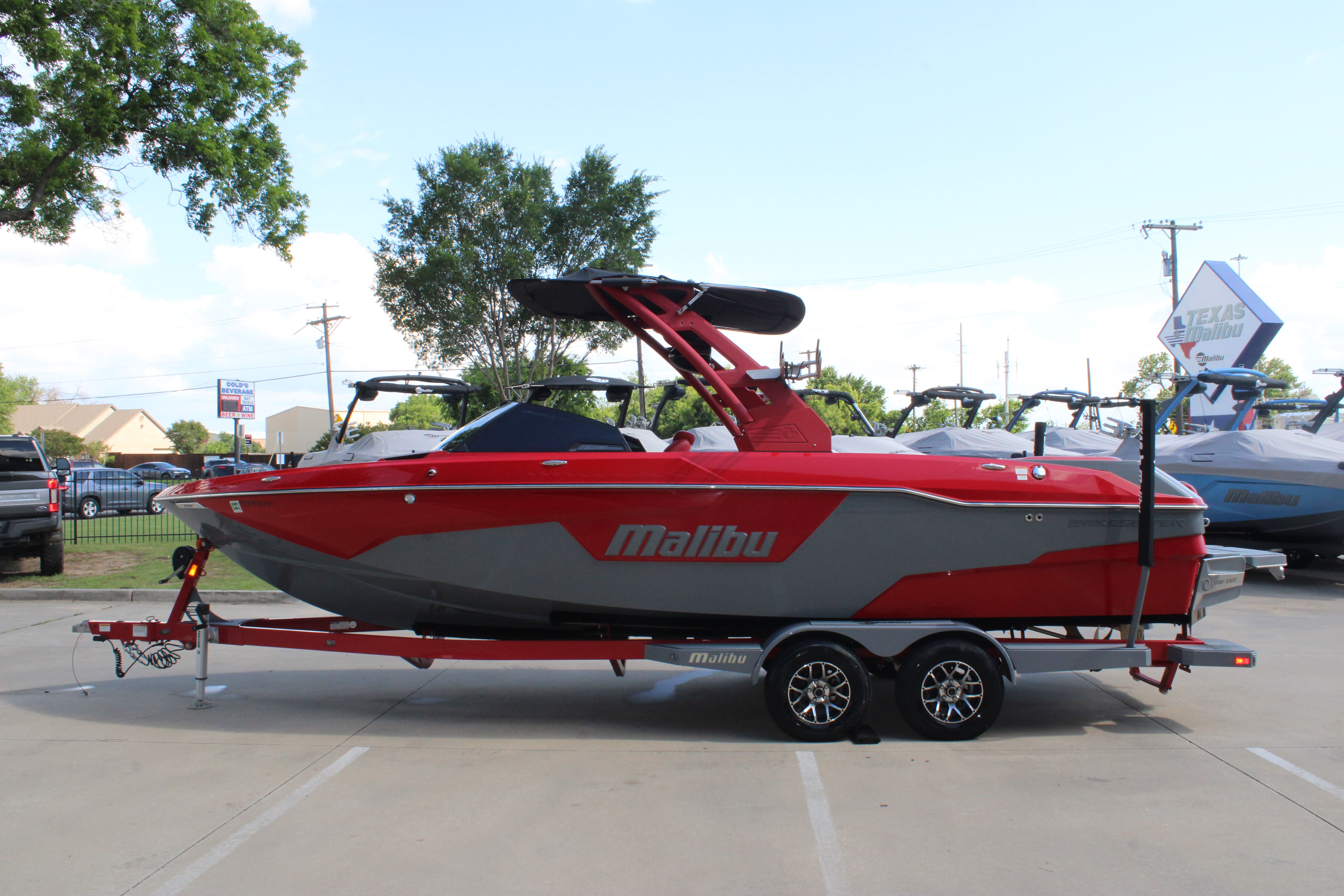 2020 Malibu 25 LSV