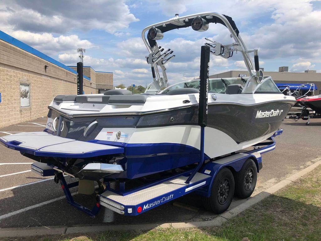2019 MasterCraft XT23 Icon