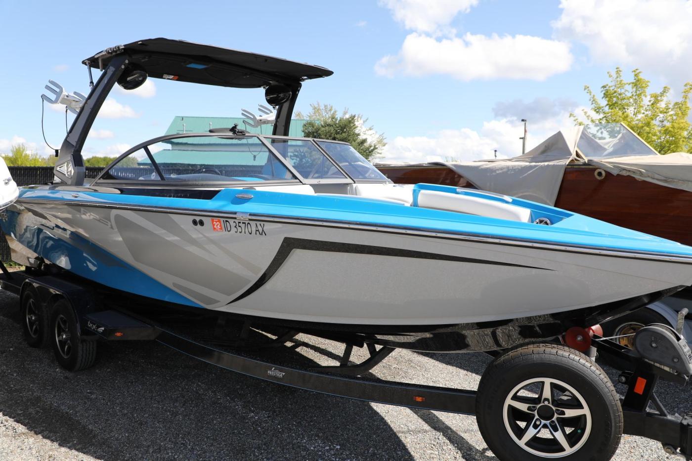 boat.Title