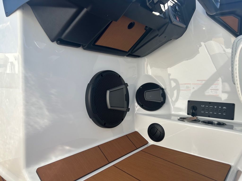 2025 Axis Wake Research T235