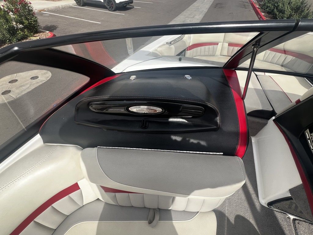 2014 Malibu Boats Wakesetter 24 MXZ