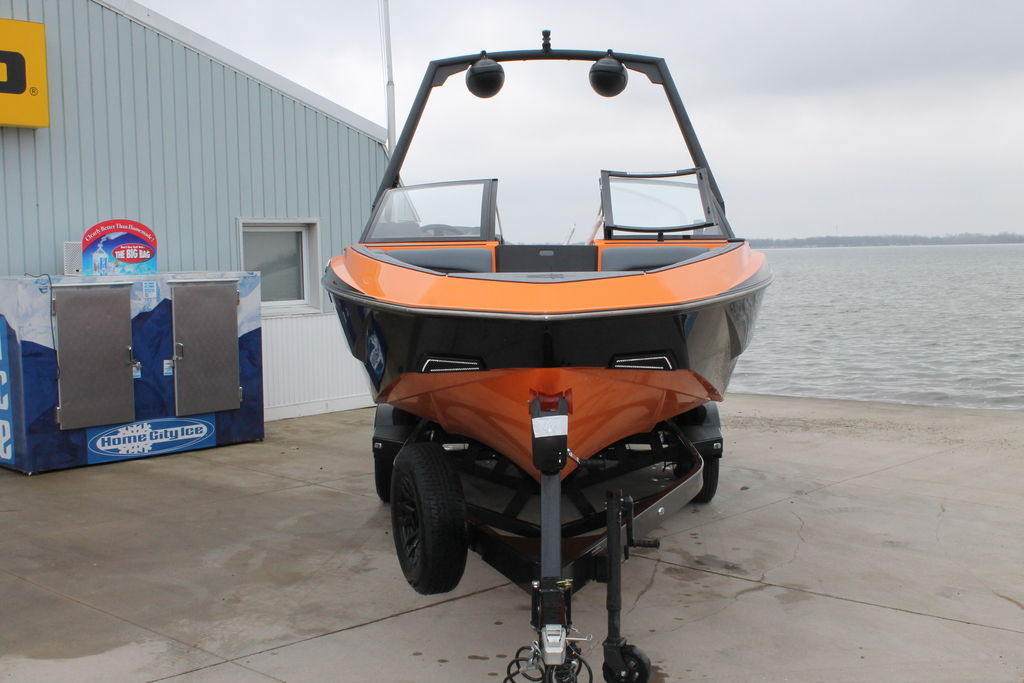 2024 Axis Wake Research T235
