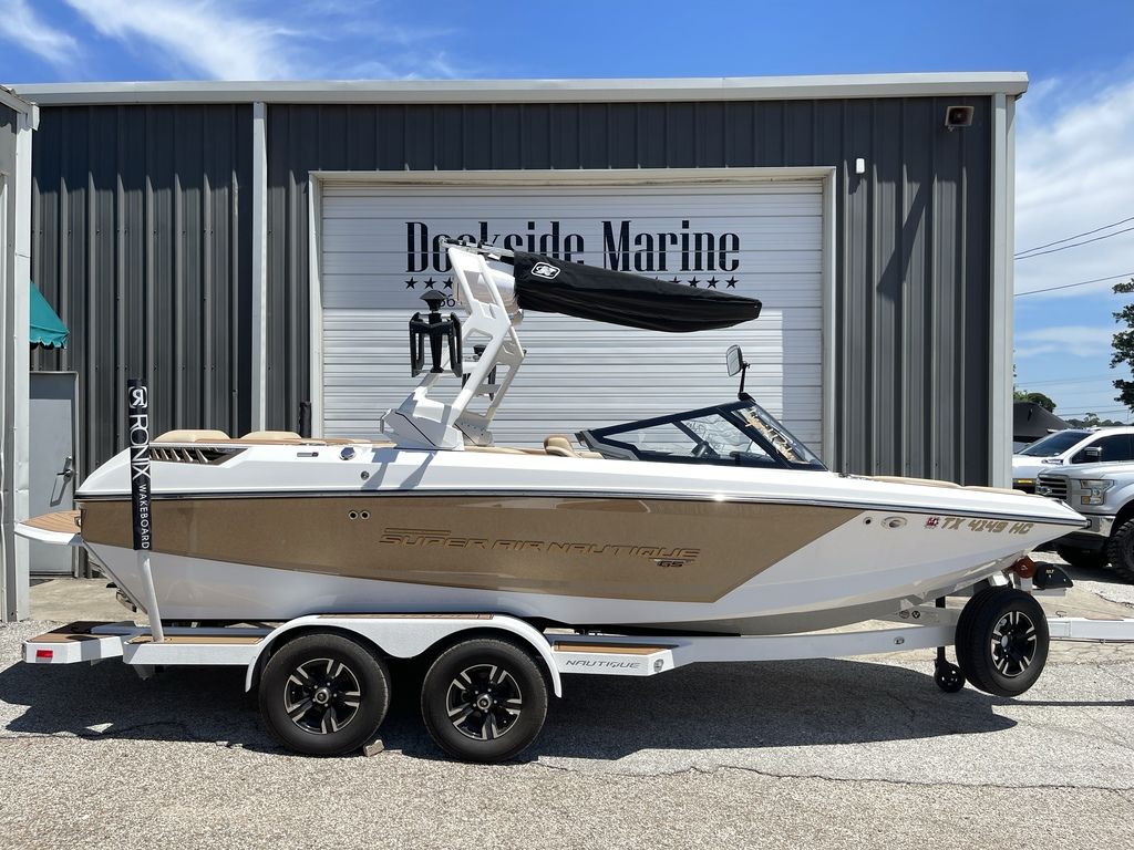 boat.Title
