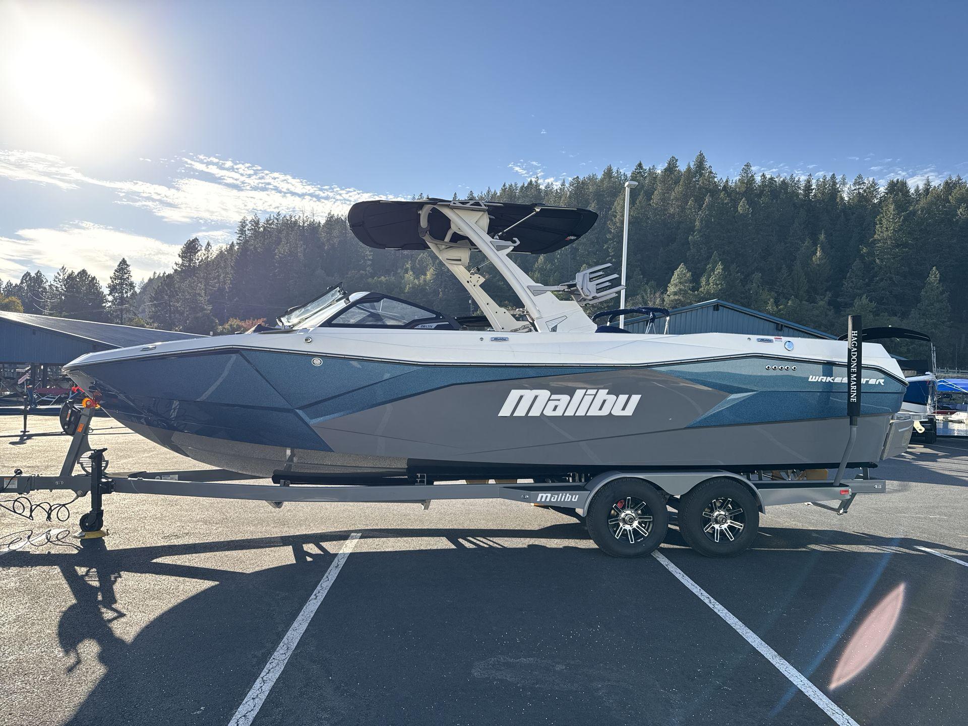 2025 Malibu 26 LSV