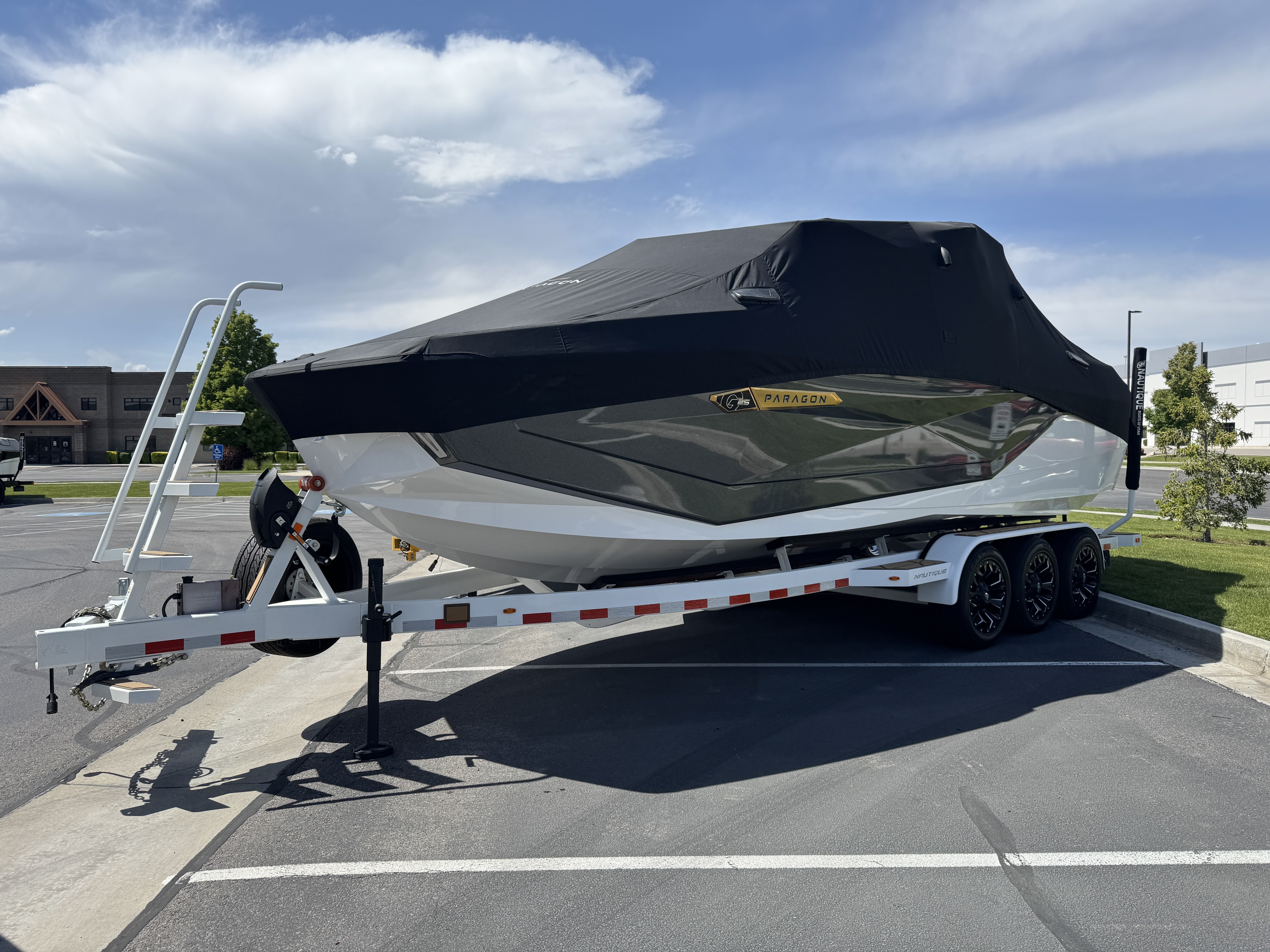 2025 Nautique G25 Paragon Low hours - Loaded - Liquid lumens 