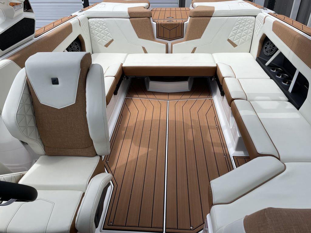 boat.Title