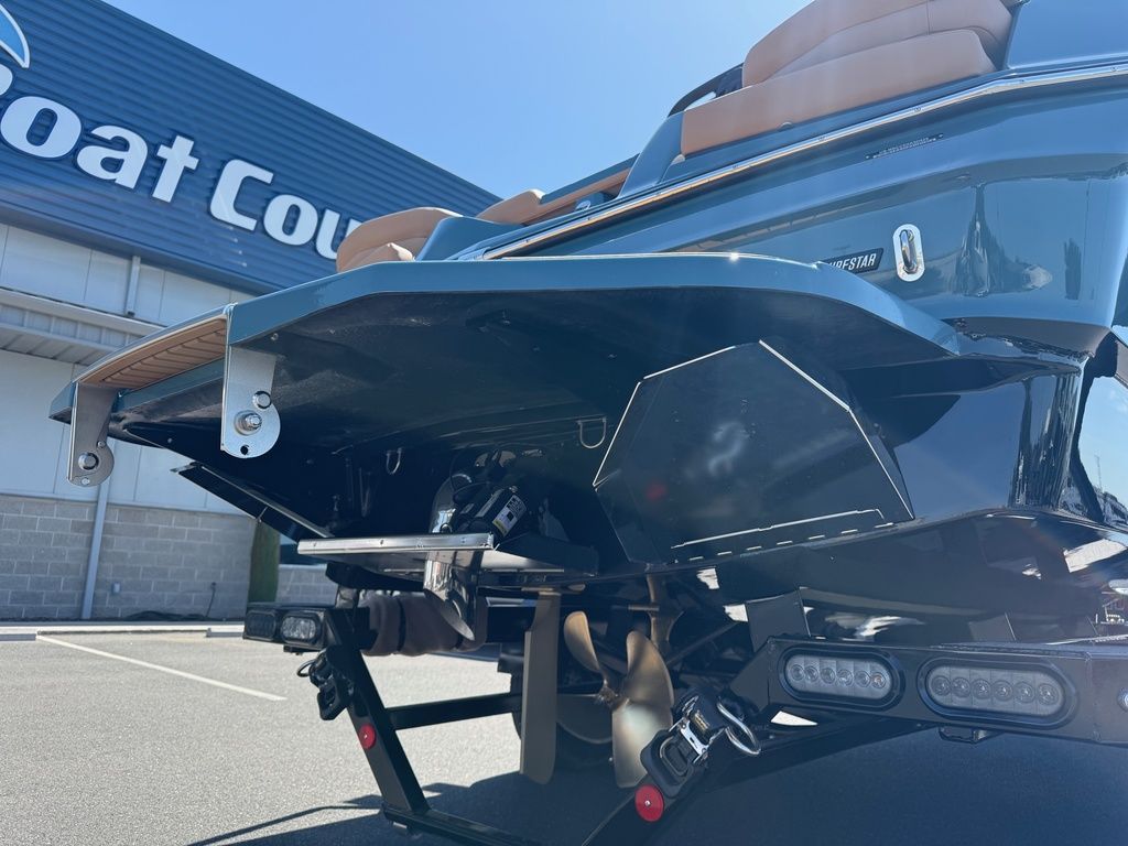 2025 MasterCraft XT22