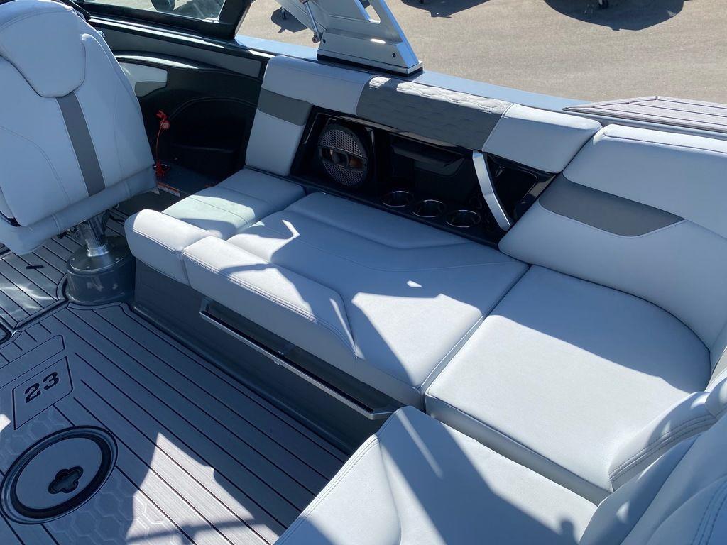 2023 MasterCraft XT23