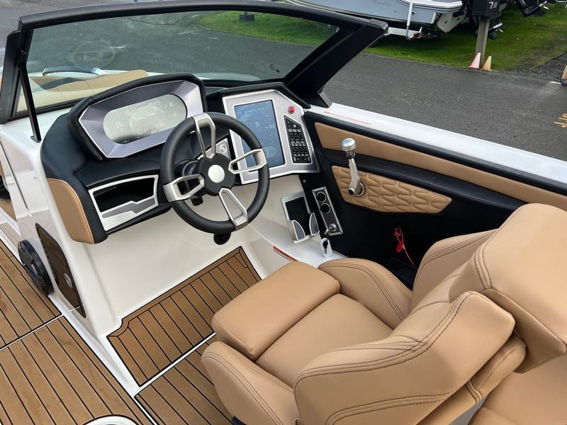 2022 MasterCraft X24
